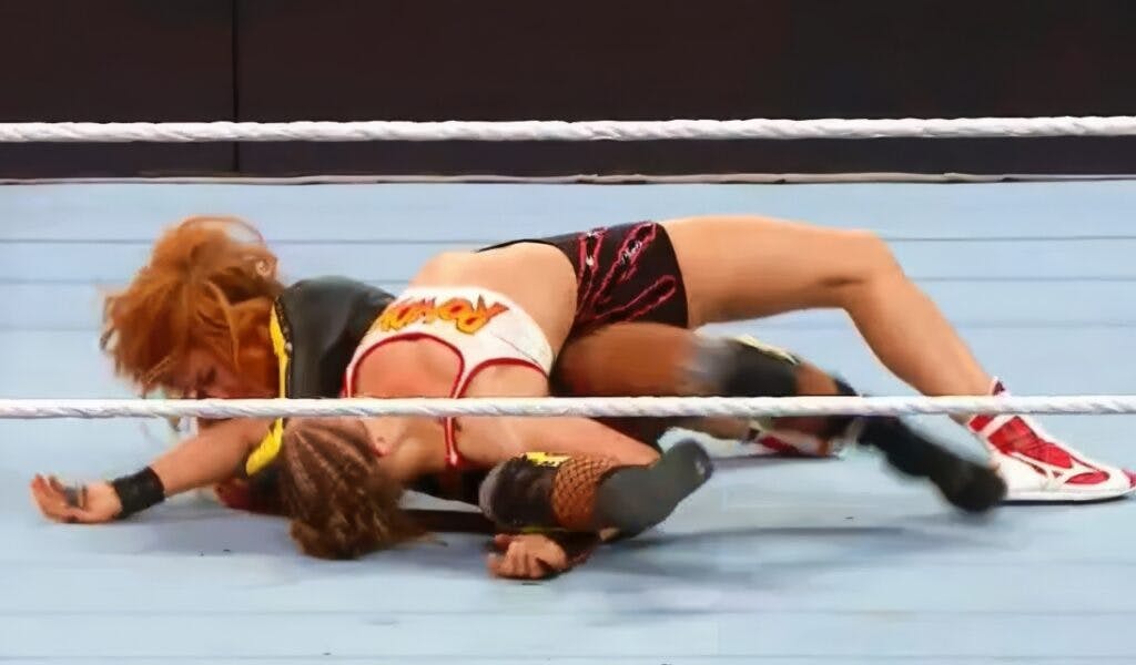 Becky Lynch Ronda Rousey Pin